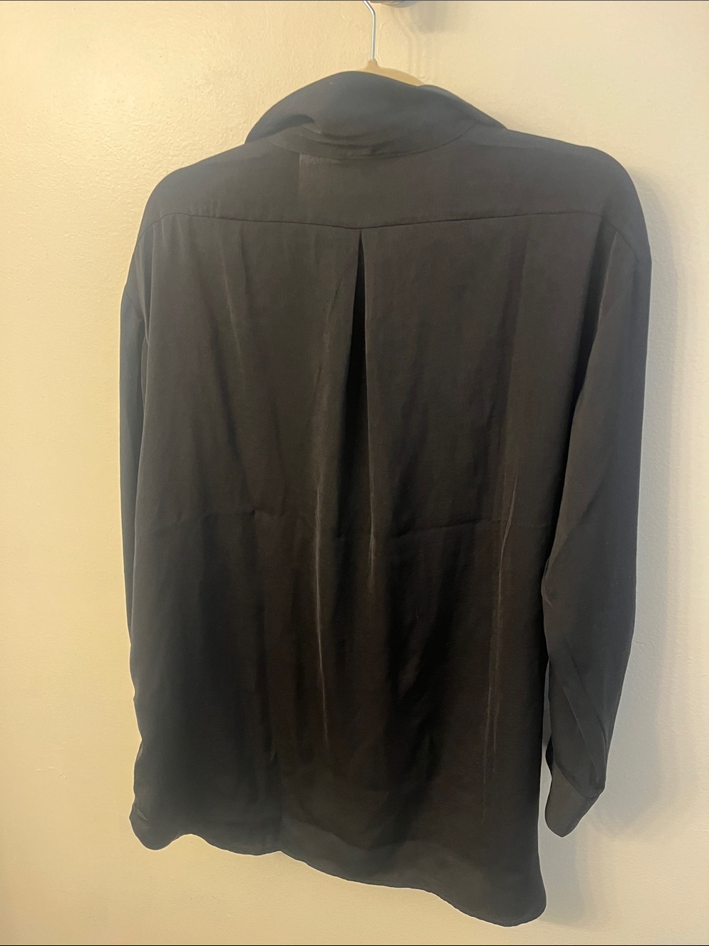 Banana Republic Black Button-Down Shirt, oversized fit. - Picture 2 of 2